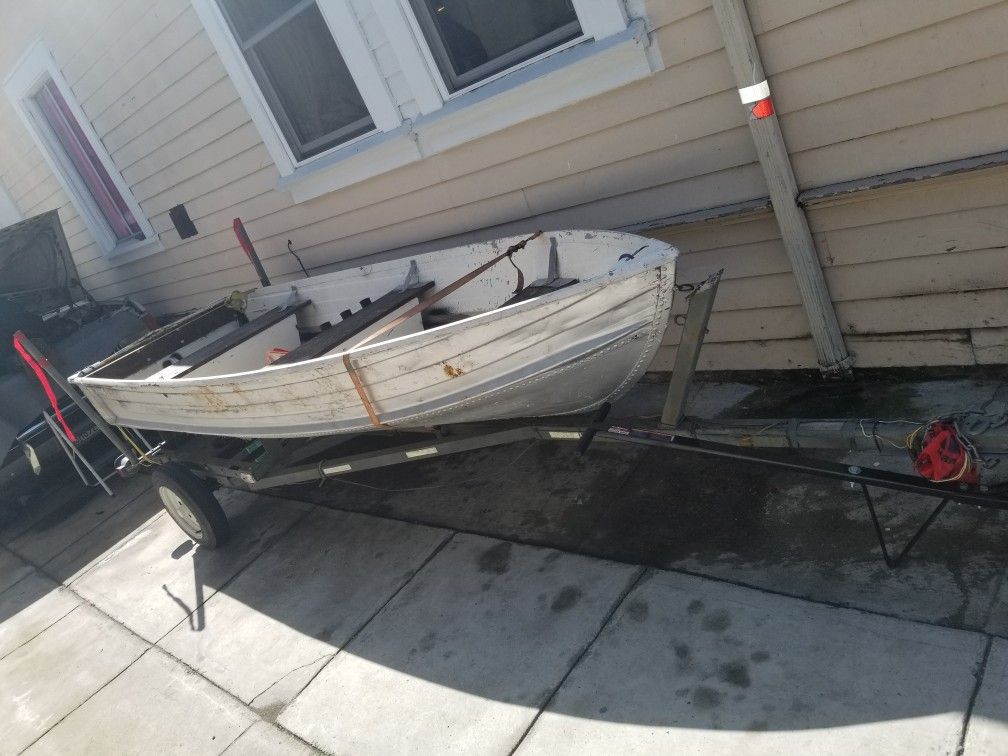 12 ft aluminum boat w trailer