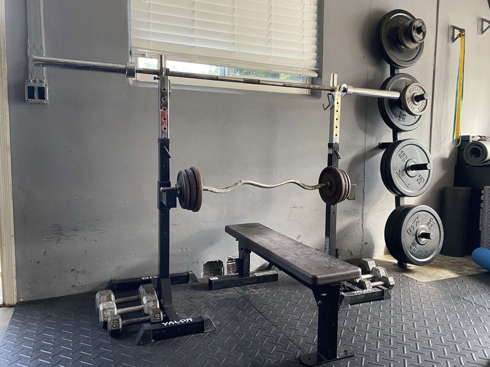 Home Gym - Squat Rack, Bench, Barbell, Curl Bar, 225lb for Sale in Fort ...