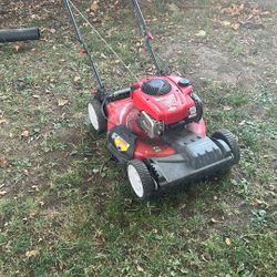 Troy Bilt Tb200 Self Propelled Gas Mower. 