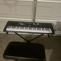 Yamaha Portable Keyboard With Bench 
