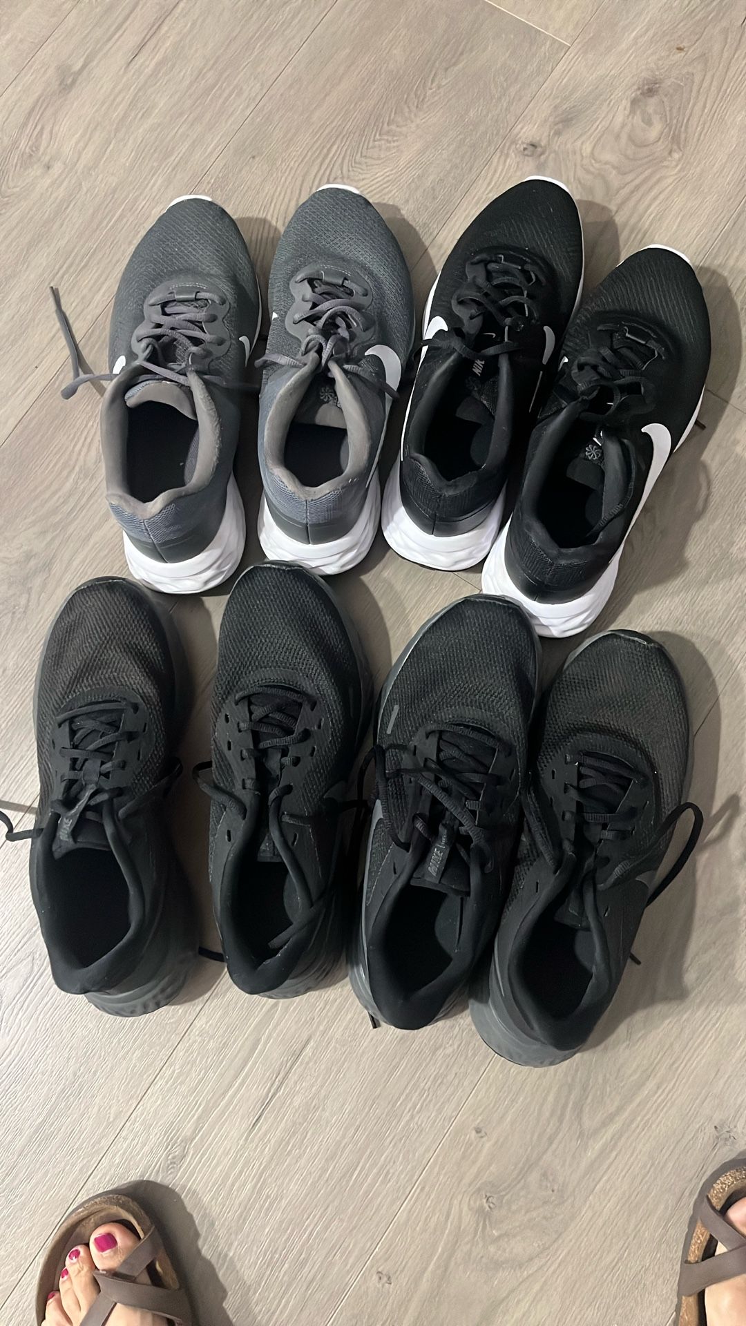 Nike Tennis Shoes
