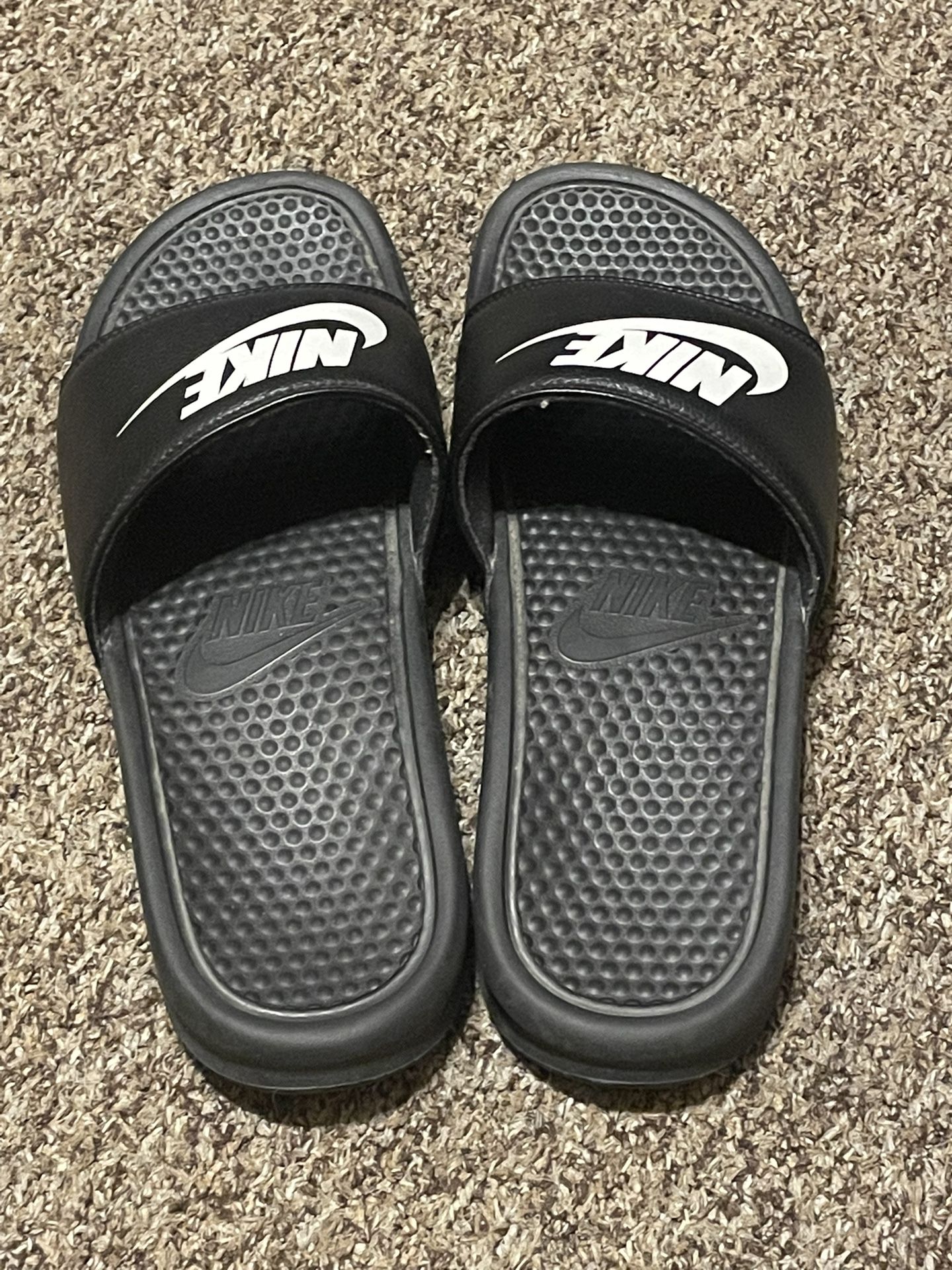 Nike slides