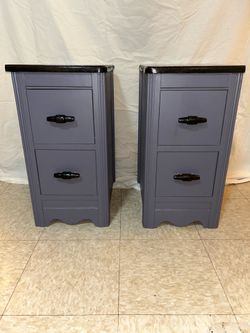 Refurbished Pair of nightstands / end tables