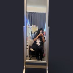 Jewelry armoire/ armario