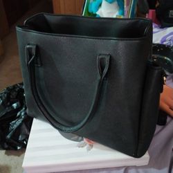 New Classy & Fabulous Black Purse