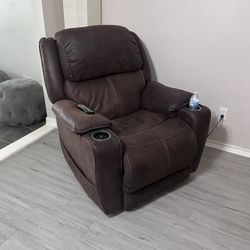 2 Electronic Recliners - Brown  