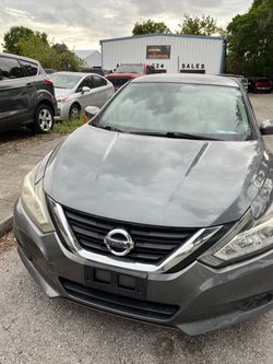 Nissan Altima Sedan Gray