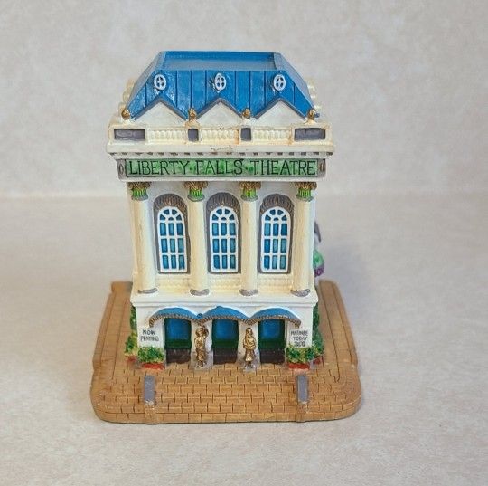 Liberty Falls Collection Liberty Falls Theatre & A Dusting Of Pretty Snow . Still has its box . Has a small chip on top