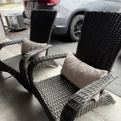 30x24x34 Pair of patio Chairs 