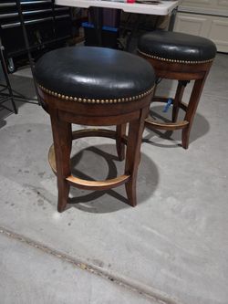 Woodbridge Furniture Swivel Bar Stools Set of 2 Leather Wood Brass Rail