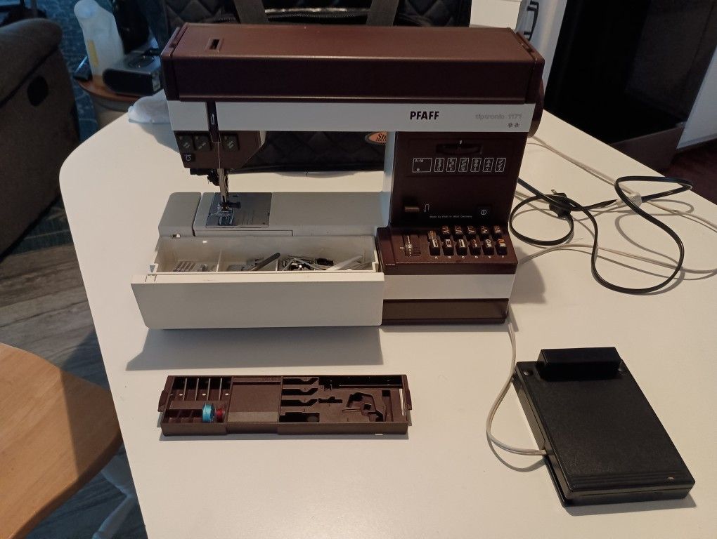 PFAFF Sewing Machine Tiptronic 1171