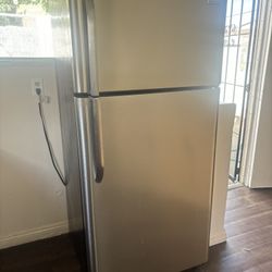 Refrigerator- Fridge-  refrigerador