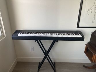 Keyboard with 88 keys