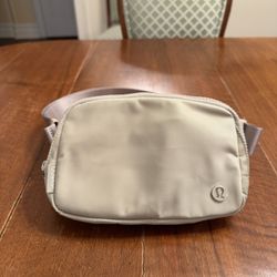 Lululemon Everywhere Belt Bag - 1 Liter