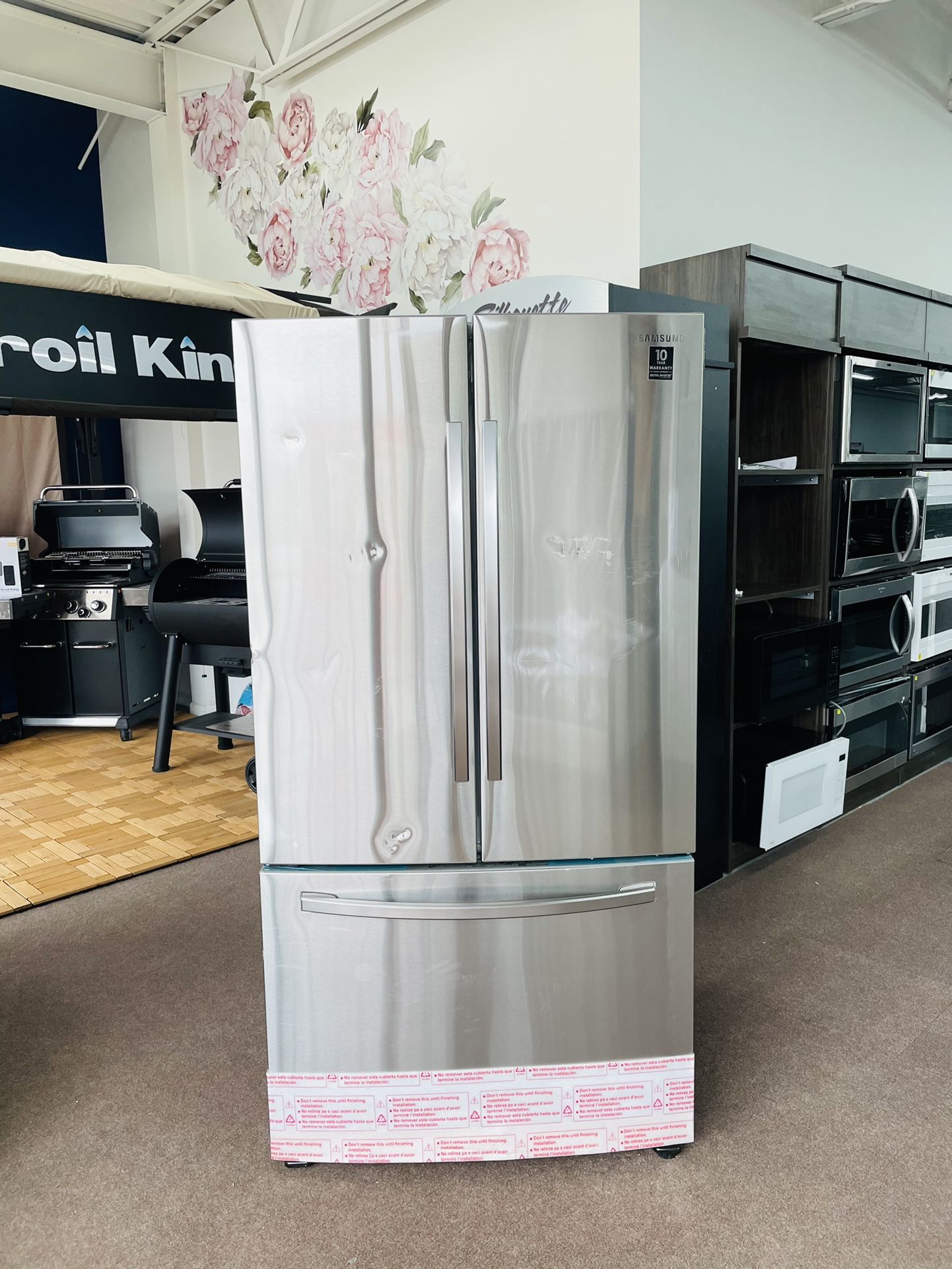 NEW Samsung 28 cu. ft. Large Capacity 3-Door French Door Refrigerator in Stainless Steel