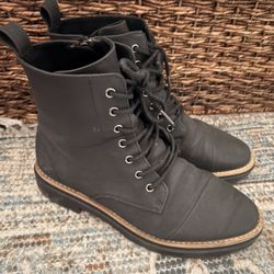 Tom’s Black Boots