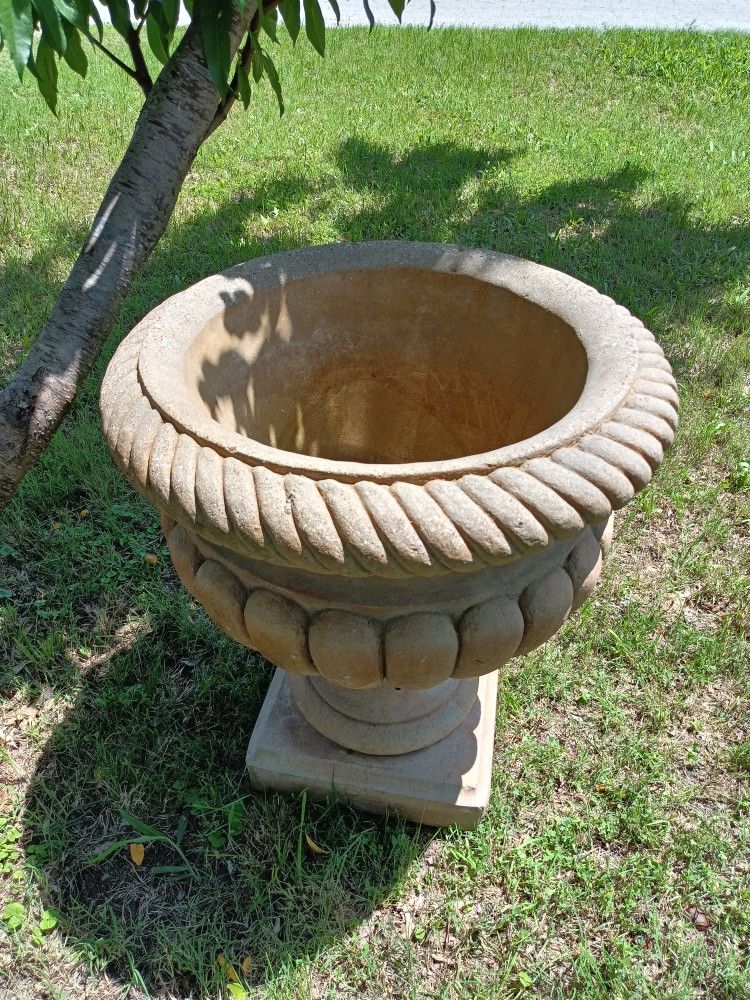 Beautiful XL All Cement / Concrete Garden Planter (Vintage!)