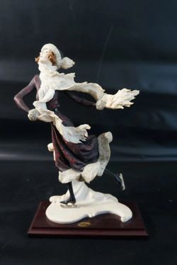 Giuseppe Armani Skating Winter Figurine #542C  14 3/4 tall