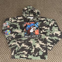 Buc-ee’s  Large Camo Hoodie With Patches 