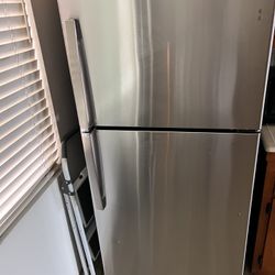 GE Refrigerator 