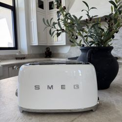Smeg Toaster (4 Slice)