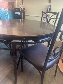 Round Dining Room Table