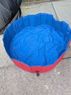 Foldable pool for dogs or kids