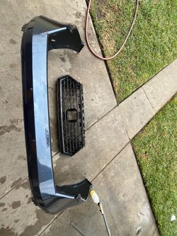 Front bumper y grille Honda accord 2024