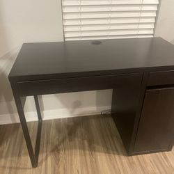 Free IKEA Desk
