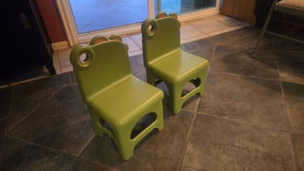 2 Green Dinosaur Chairs (folding)– BRAND NEW