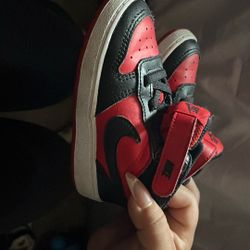 Nikes 7c 10$$ Pick Up Only South Gate 