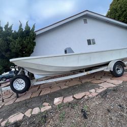 17’ Boston Whaler Guardian Red Dot