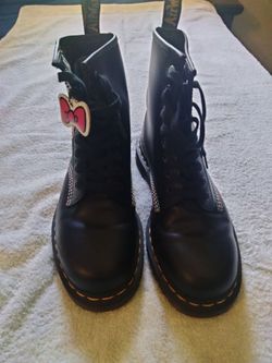Dr martens an samrio boots for women size 9