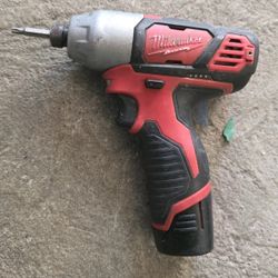 MILWAUKEE M12 1/4" HEX IMPACT WITH BATTERY 