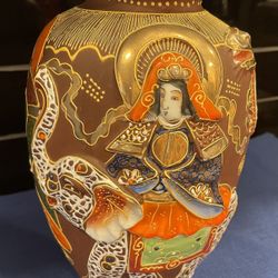 Antique Stunning Japanese Moriage Satsuma Vase 
