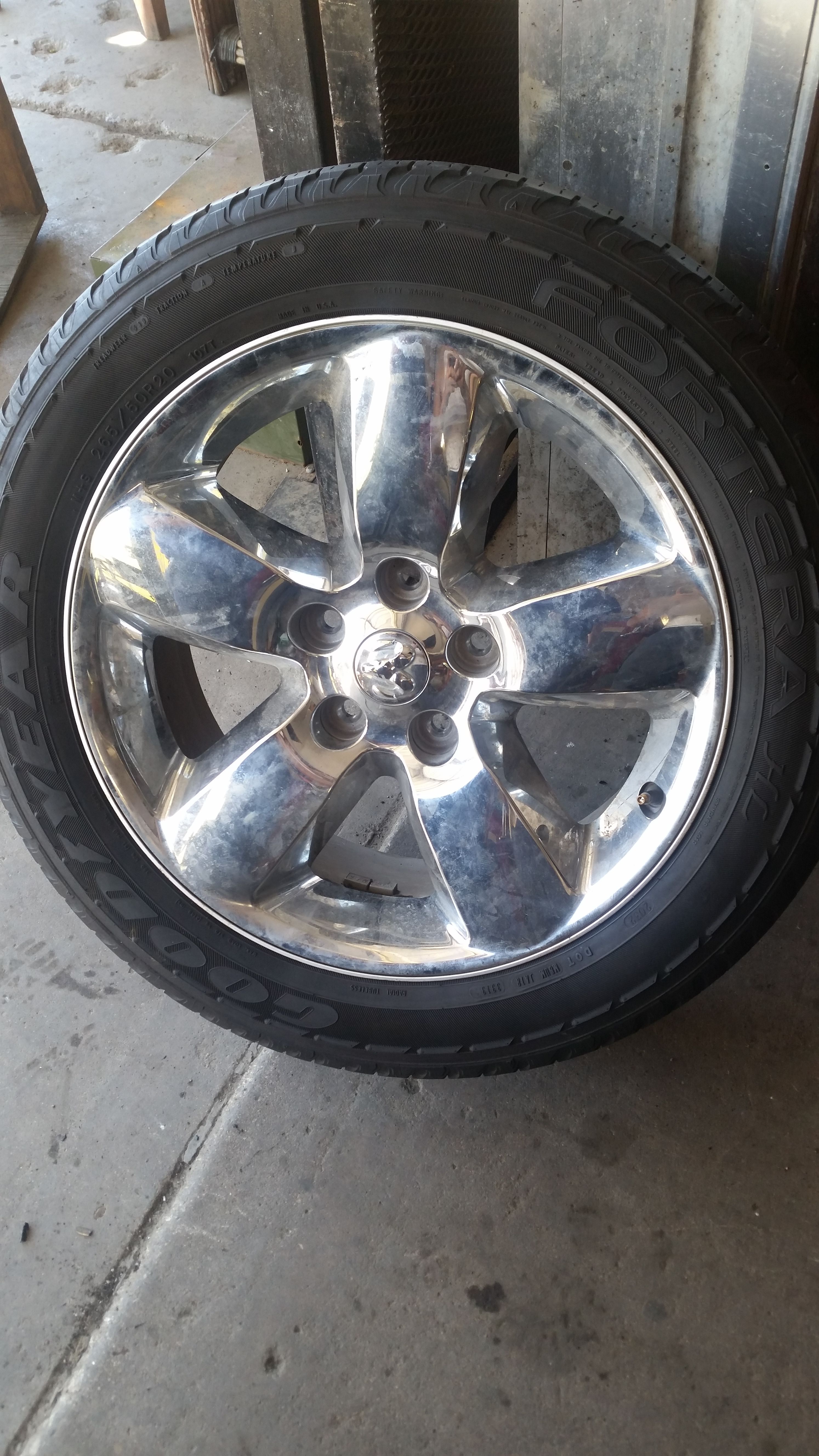 Set de rines 20" ORIGINALES PARA DODGE RAM