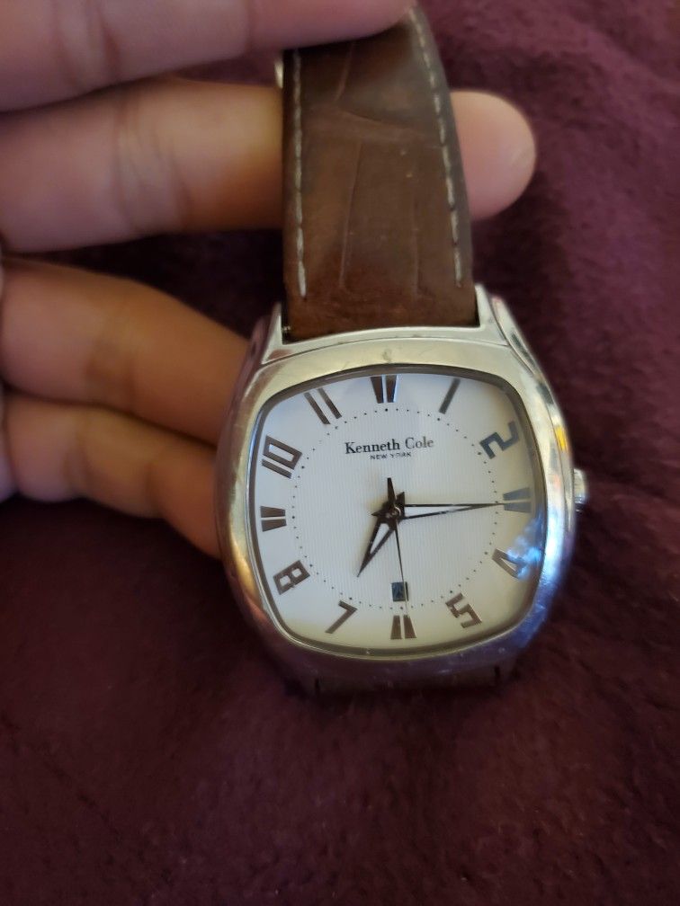 Kenneth Cole Stainless Steel White Dial Brown Strap Watch. New Japanese battery,good working