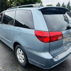 2005 Toyota Sienna 