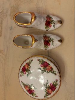 Vintage Royal Albert "Old Country Roses" Trinket Box and Pair of Slippers