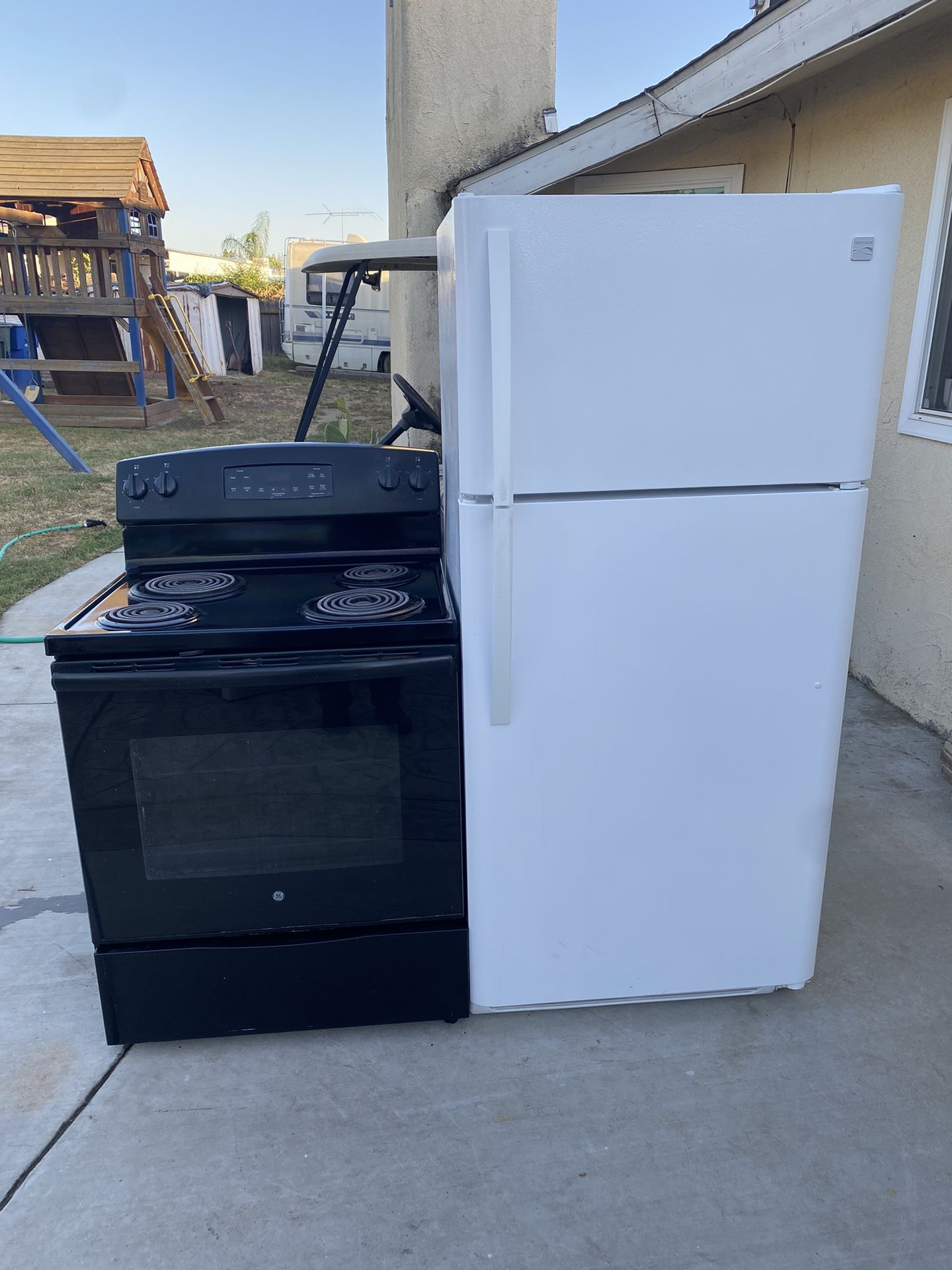 Two Door Top Freezer And Electric Freestanding Set