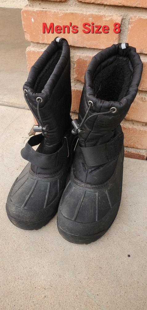Men's Snow Boots - Size 8 - Excellent Condition 