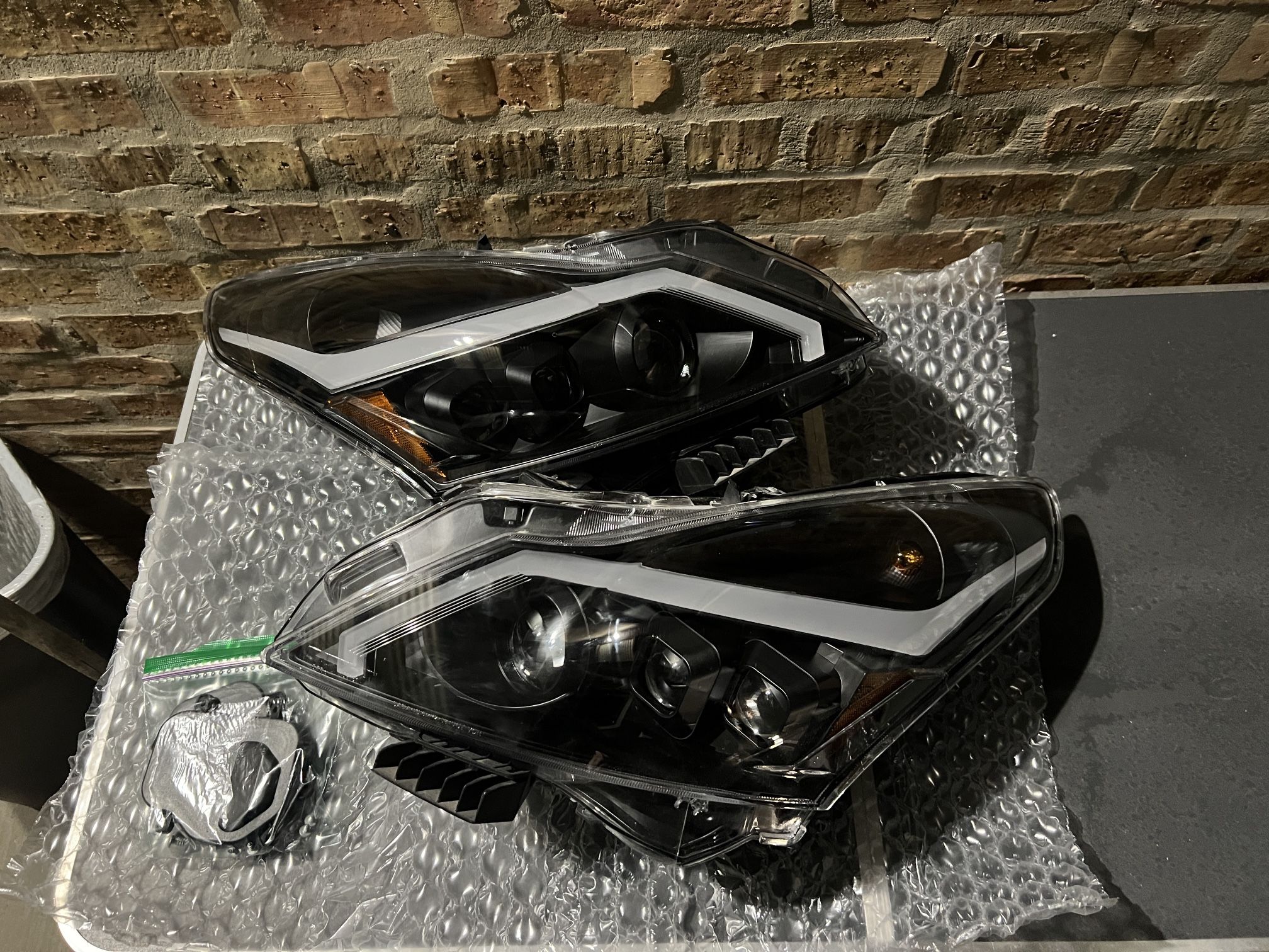 Infiniti G37 Aftermarket Headlights