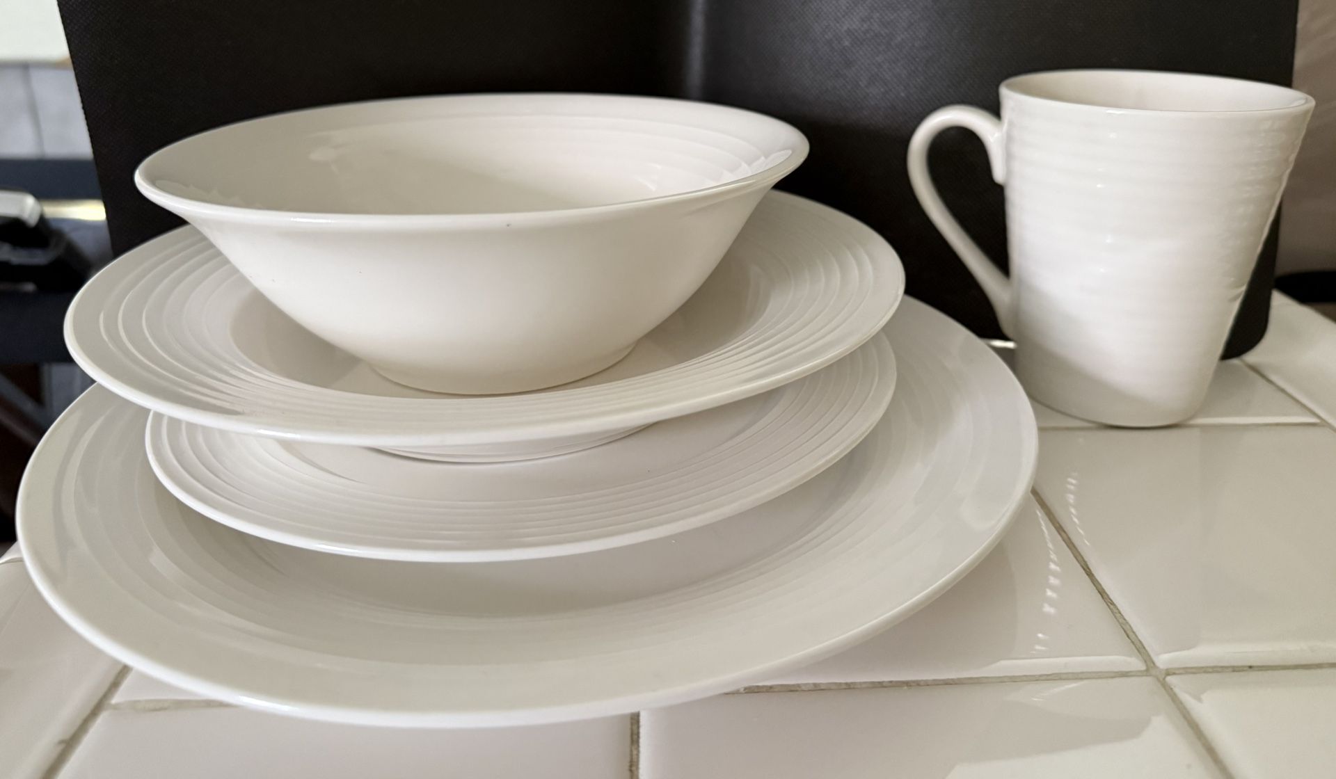37 Pc Food Network Dinnerware Set