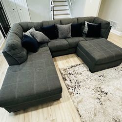 Grey Sectional With Ottoman