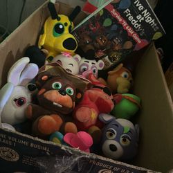 Five Night At Freddy's Plush Pack And A Game