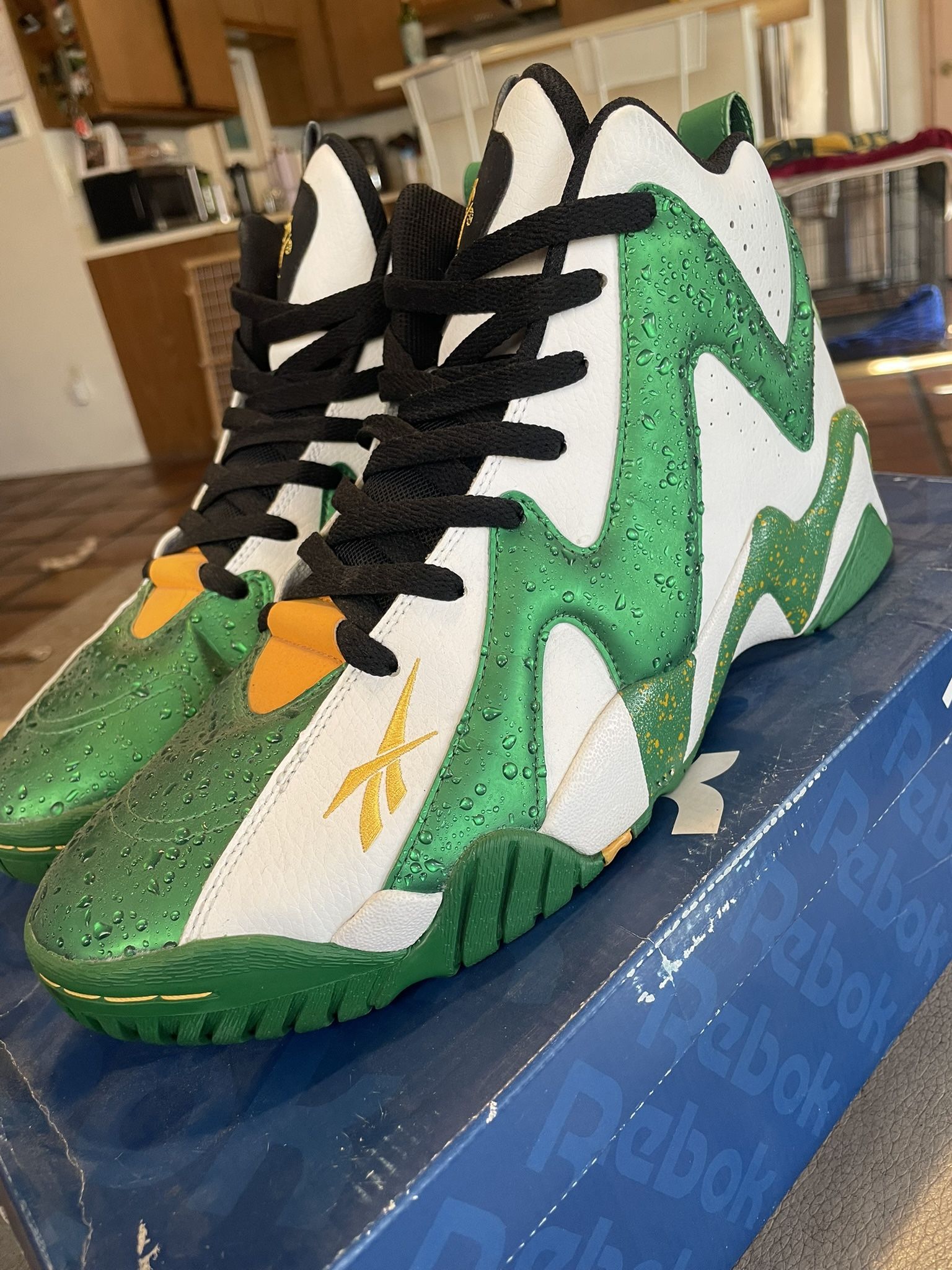 Size 11 - Reebok Kamikaze II Mid Sonics “Reign Man” With Box