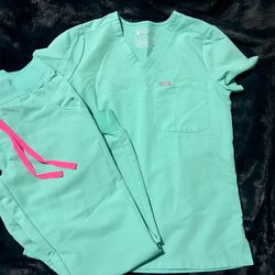 FIGS scrub set Aqua with pink drawstring