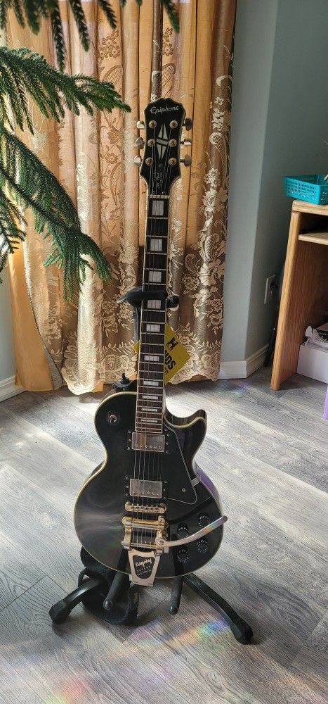 $550 OBO - EPIPHONE Les Paul Custom PRO with Vibramate V7 and Bigsby B7 Vibrato Tailpiece
