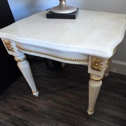 2 lamp stands and coffee table