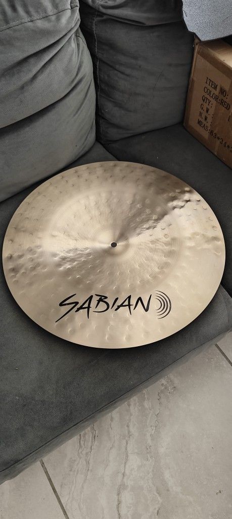 Cymbals: China / Ride / Splash / Stack